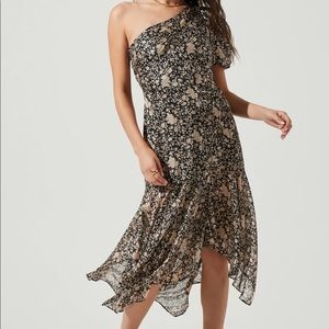 ASTR The Label Santorini Floral One Shoulder Midi Dress
